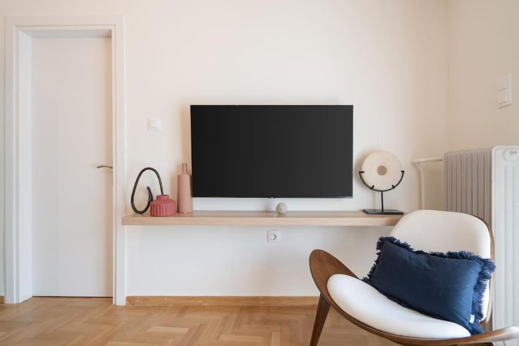 Appartement 1br Thiseio Charm - 10 Minutes From Acropolis *