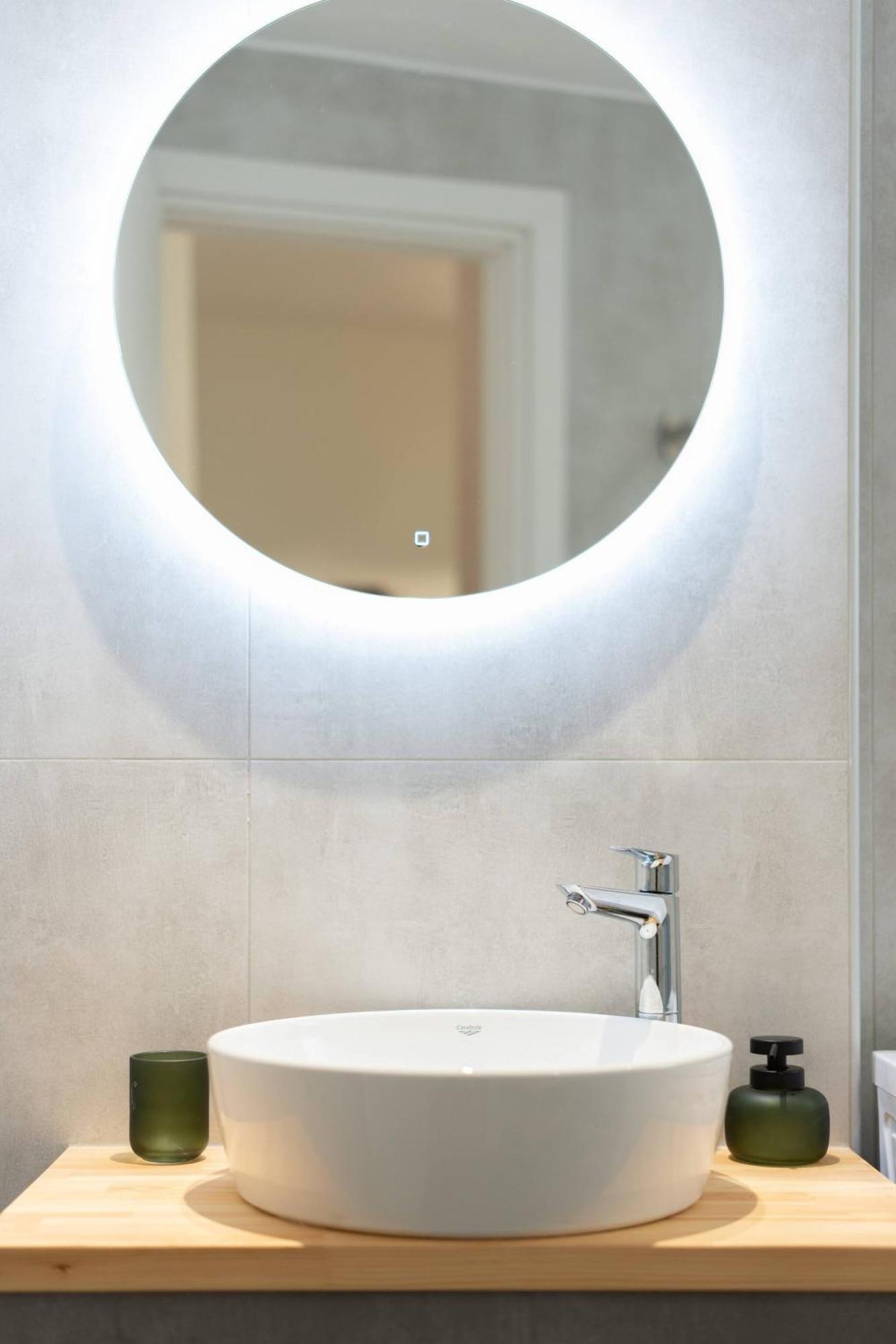 Appartement 1br Thiseio Charm - 10 Minutes From Acropolis *