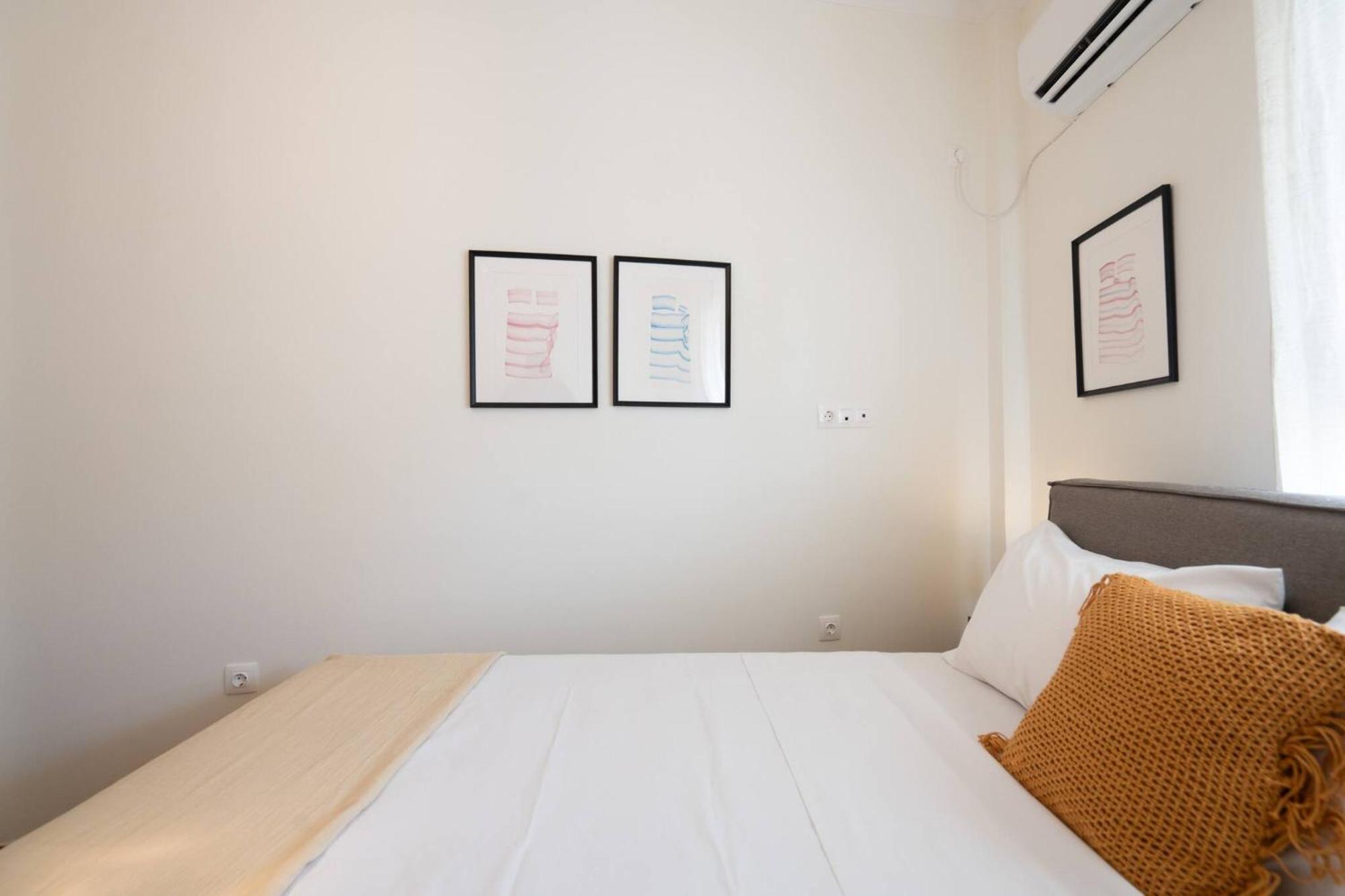 1br Thiseio Charm - 10 Minutes From Acropolis *